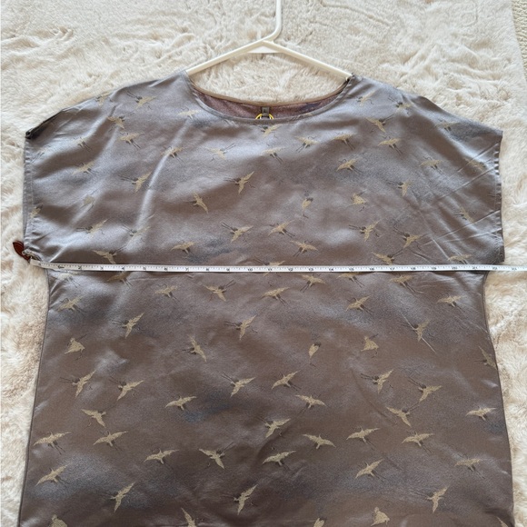 Gray and Gold Patterned Silk Blouse - Picture 7 of 10